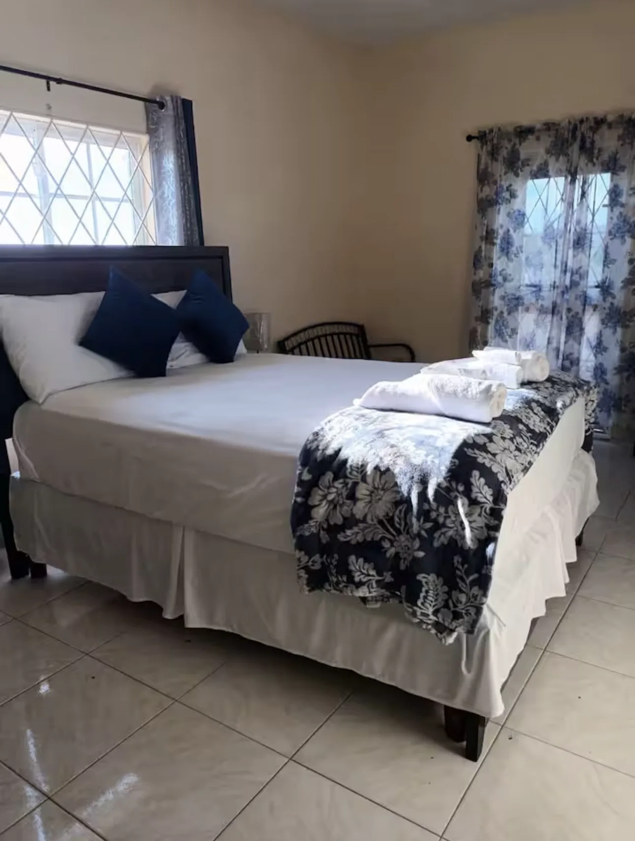 Guest bedroom