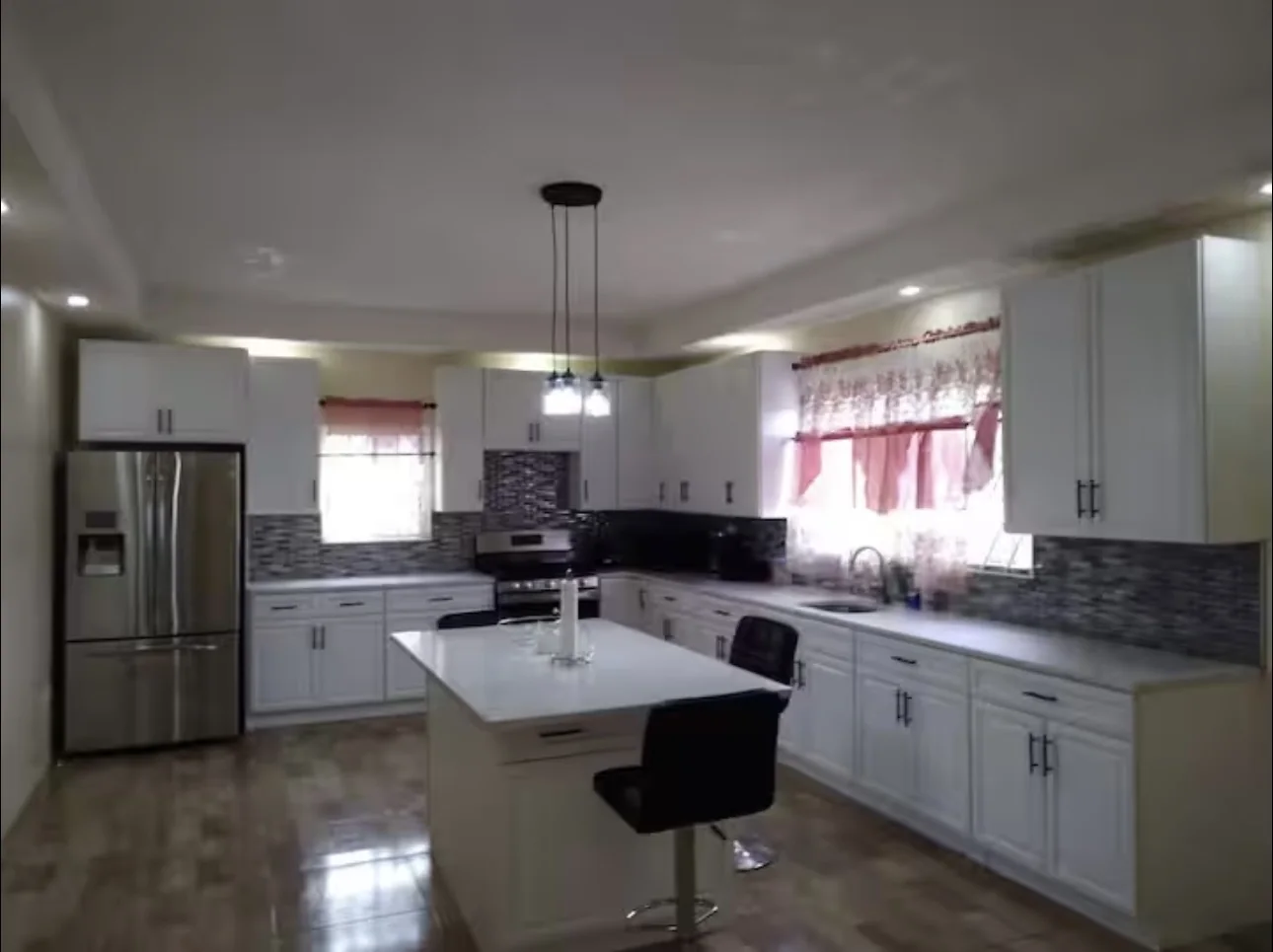 Kitchen inside Spur Tree HomeAway Villas